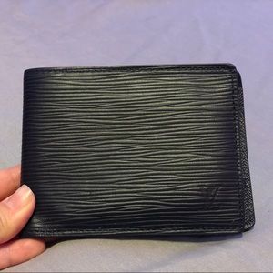 Authentic Louis Vuitton mens multiple wallet